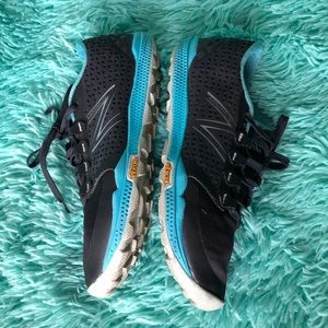 *NEW BALANCE Vibram Minimus sporty lace up shoe